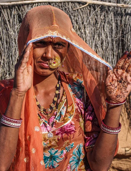 Jaisalmer India 2020 Rajasthani Gitana Vestida Con Trajes Joyas Tribales — Foto de Stock