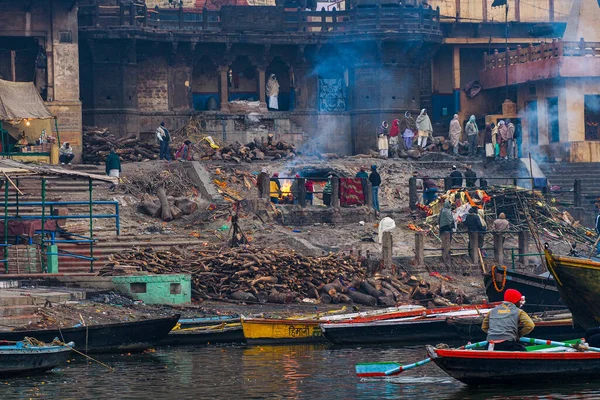 Varanasi India Dec 2019 Cremation Bodies Holiest Manikarnika Ghat Banks — Stock Photo, Image