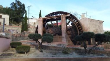 Antik Arap değirmeni, İspanya 'nın Avrupa bölgesindeki Abarcia köyündeki su noryası. Ruta de las Norias, Noria Grande
