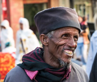 Addis Ababa, Etiyopya - Şubat 04, 2020: Miskaye Hizunan Medhanealem Kilisesi 'ndeki Etiyopya Ortodoks halkı