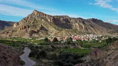 İspanya 'nın Murcia bölgesindeki Ricote Vadisi' ndeki Villanueva del Rio Segura manzarası