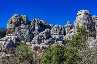 Kayaların eşsiz şekli, 150 milyon yıl önce Jurasik Çağı sırasında meydana gelen erozyondan kaynaklanmaktadır. Tüm dağ, deniz suyu altındaydı. Torcal de Antequera