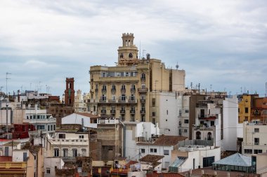 İspanya'nın doğu kıyısındaki Valencia'nın karelerine, binalarına, sokaklarına bak, Valencia özerk topluluğunun başkenti ve İspanya'nın üçüncü büyük şehridir..