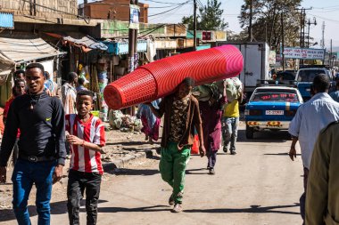 Addis Ababa, Etiyopya - 15 Şubat 2020: Addis Mercato, Etiyopya, Afrika 'nın en büyük pazarı.
