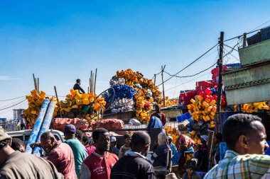 Addis Ababa, Etiyopya - 15 Şubat 2020: Addis Mercato, Etiyopya, Afrika 'nın en büyük pazarı.