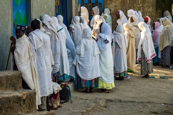 Axum, Etiyopya - 10 Şubat 2020: Aksum Etiyopya, Afrika 'daki Etiyopya Ortodoks Kilisesi' nde ayin