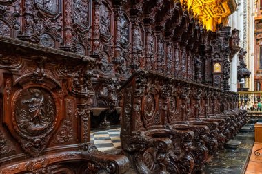 Cordoba 'daki Mezquita Katedrali' nde Pedro Duque Cornejo 'nun muhteşem korosu. Endülüs, İspanya