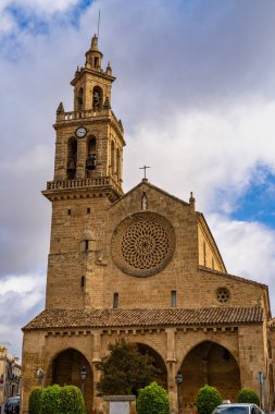 Cordoba 'daki San Lorenzo Kilisesi, Endülüs, İspanya. 1244 ile 1300 yılları arasında Romanesk ve Gotik mimari arasında geçiş tarzında inşa edilmiştir..