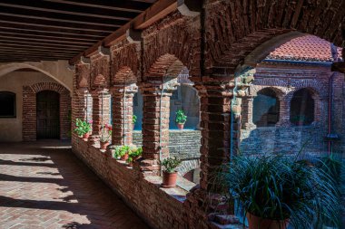 13. yüzyılda kurulan Calera de Leon 'daki Tentudia Manastırı' nın içinde. Badajoz ili, Extremadura, İspanya