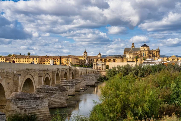 Cordoba Španělsko Října 2019 Mezquita Catedral Puente Romano Mešita Katedrála — Stock fotografie