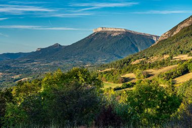 Saint Baudille et Pipet 'teki manzara manzarası, Vercors' taki Trieves yerel makamları birliği, Fransa Alpleri, Avrupa 'daki Fransa