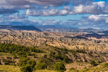 Bacor Olivar yakınlarındaki Sierra Nevada Ulusal Parkı, Granada, Endülüs İspanya 'daki Negratin Baraj Gölü.