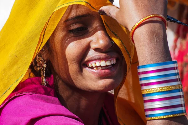 Jaisalmer India Diciembre 2019 Rajasthani Gypsy Woman Traditional Tribal Attire — Foto de Stock