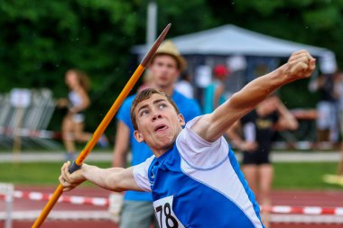 Regensburg, Almanya - 20 Temmuz 2019: Bavyera Atletizm Şampiyonası cirit atma etkinliği
