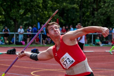 Regensburg, Almanya - 20 Temmuz 2019: Bavyera Atletizm Şampiyonası cirit atma etkinliği