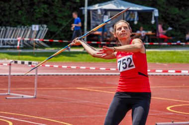Regensburg, Almanya - 20 Temmuz 2019: Bavyera Atletizm Şampiyonası cirit atma etkinliği