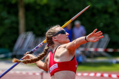 Regensburg, Almanya - 20 Temmuz 2019: Bavyera Atletizm Şampiyonası cirit atma etkinliği