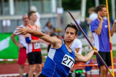 Regensburg, Almanya - 20 Temmuz 2019: Bavyera Atletizm Şampiyonası cirit atma etkinliği