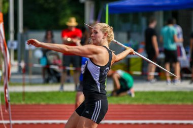 Regensburg, Almanya - 20 Temmuz 2019: Bavyera Atletizm Şampiyonası cirit atma etkinliği