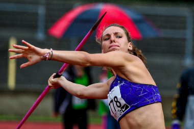 Regensburg, Almanya - 20 Temmuz 2019: Bavyera Atletizm Şampiyonası cirit atma etkinliği