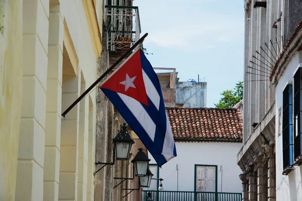 Kuba Havanna Straße mit alten Gebäuden — Stockfoto