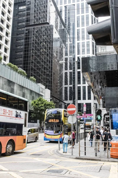 香港 2016 年 10 月 17 日︰ 香港市容视图与双层电车，鼎鼎 — 图库照片