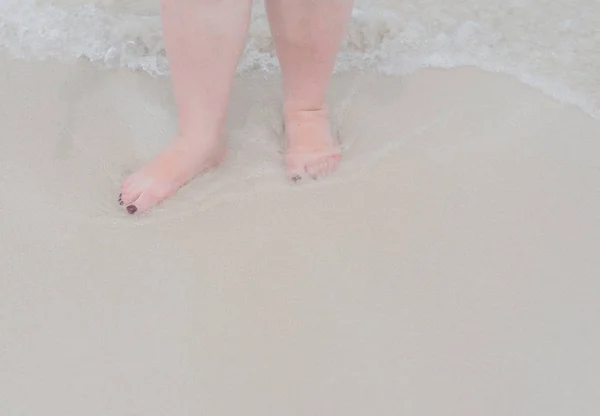 脚在加勒比水 — 图库照片
