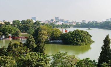 Hanoi manzarası içinde smog bulut ile yağmur mevsimi