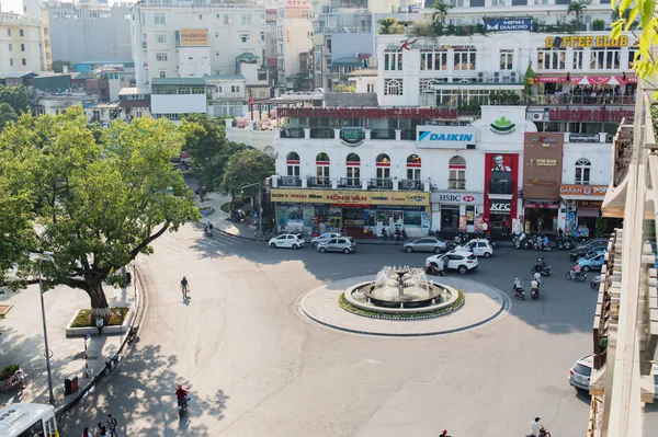 Edifício no centro da metrópole de Hanói, Vietnã — Fotografia de Stock