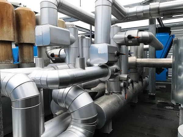Sistema de refrigeración y bomba de calor con tubería de aire acondicionado —  Fotos de Stock