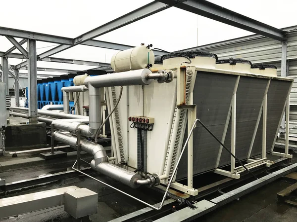 Système de réfrigération et pompe à chaleur avec pipeline de climatisation — Photo