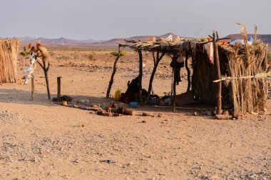 Etkin Milli Parkı dağ manzarası Namibya Güney Afrika için