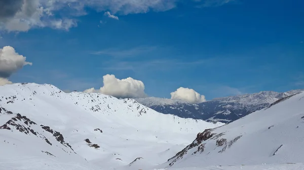 Paesaggio montano in inverno a Mayrhofen Tirolo — Foto Stock