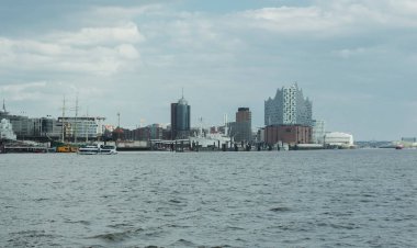 Hamburg, Almanya - 02 Nisan 2017: Manzarası görünümünden waterfront, 02 Nisan 2017 yılında Hamburg Hamburg