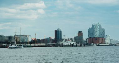 Hamburg, Almanya - 02 Nisan 2017: Manzarası görünümünden waterfront, 02 Nisan 2017 yılında Hamburg Hamburg