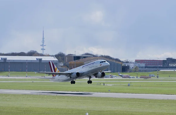 Germany - Hamburg, April 17, 2017: germanwings aircraft at the start on the runway Hamburg airport -  Hamburg Airport April 17, 2017 — Stock Photo, Image