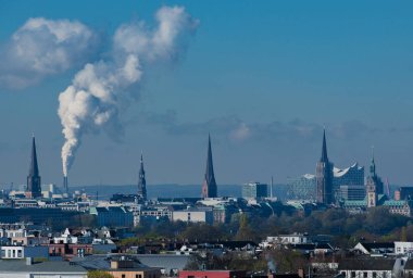 Hamburg manzarası görünümünden bir ofis binası