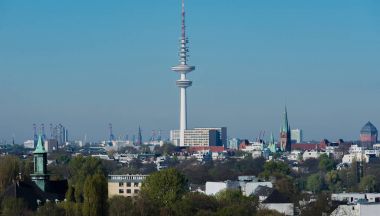 Hamburg manzarası görünümünden bir ofis binası