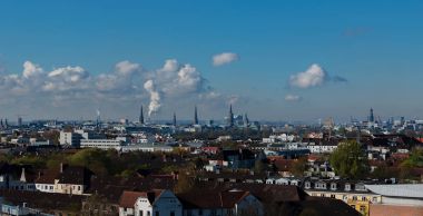 Hamburg manzarası görünümünden bir ofis binası
