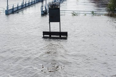 Hamburg 'daki St. Pauli balık pazarında fırtına dalgası