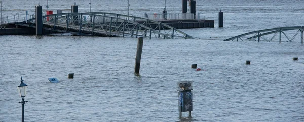 Storm surge St. Pauli fish market in Hamburg — Stock Photo, Image