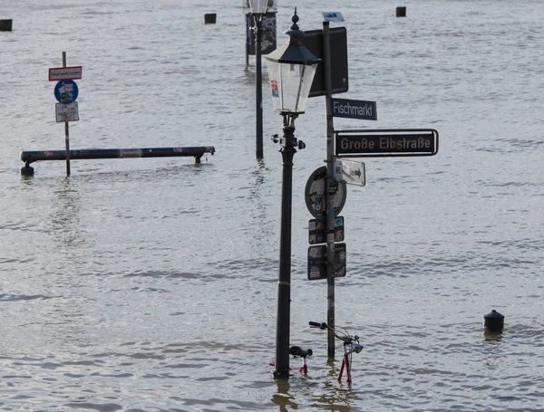 Storm surge St. Pauli fish market in Hamburg — Stock Photo, Image