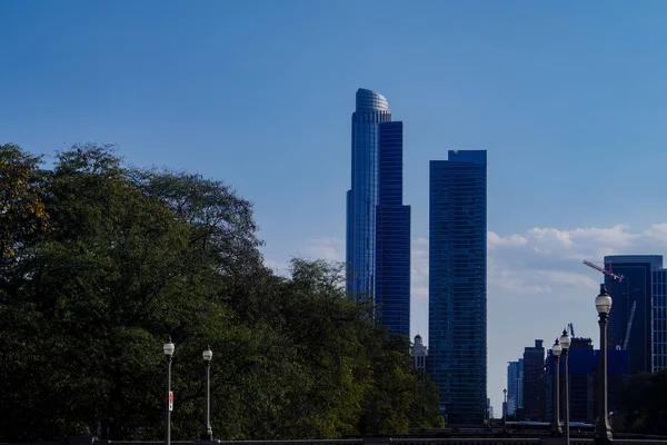 Skyline de Chicago y grandes edificios de oficinas — Foto de Stock