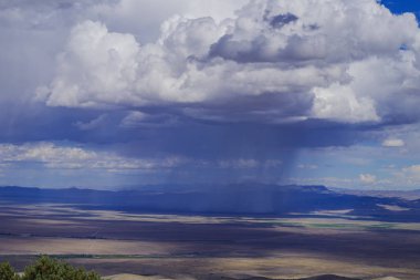 Grand Canyon ve Colorado Nehri güneşli bir günde, Arizona ABD