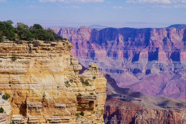 El Gran Cañón y el Río Colorado en un día soleado, Arizona, EE.UU. —  Fotos de Stock