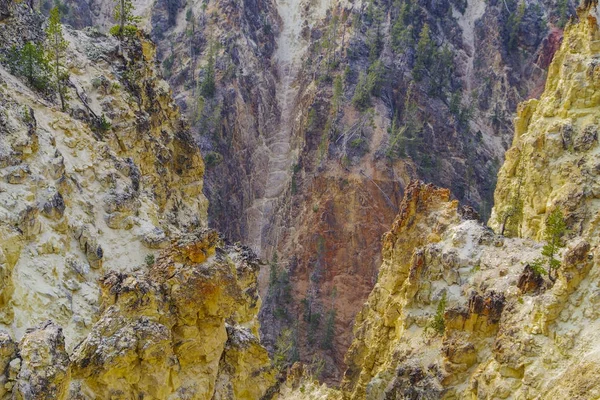 Parque Nacional de Yellowstone EE.UU. y manantiales geotérmicos — Foto de Stock