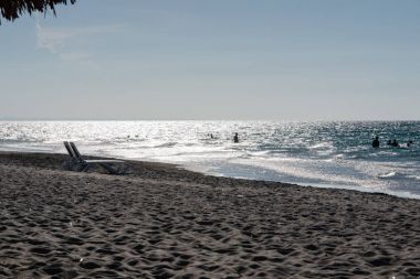 Küba 'daki Karayip sahilinde beyaz kum ve turkuaz su 