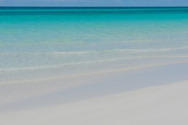 キューバのカリブ海の白い砂とターコイズブルーの水 Varadero — ストック写真