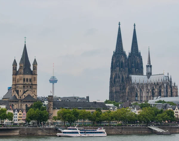 Kölner Dom Und Hohenzollernbrücke — Stockfoto