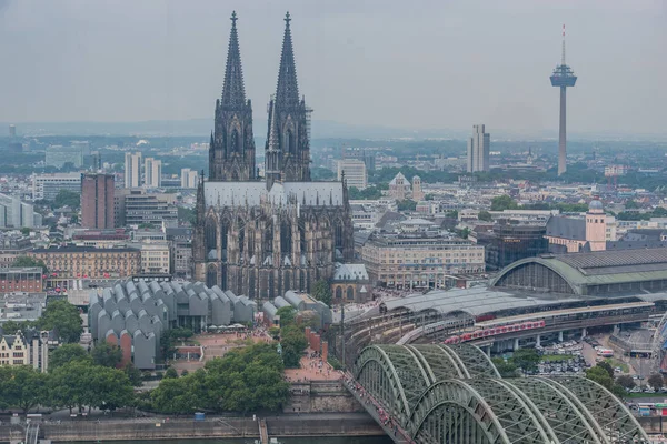 Kölner Dom Und Hohenzollernbrücke — Stockfoto